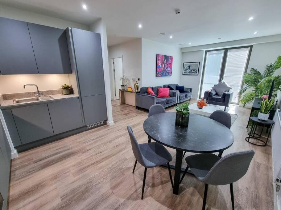 Luxury City Centre Townhouse With Parking Манчестер Екстер'єр фото