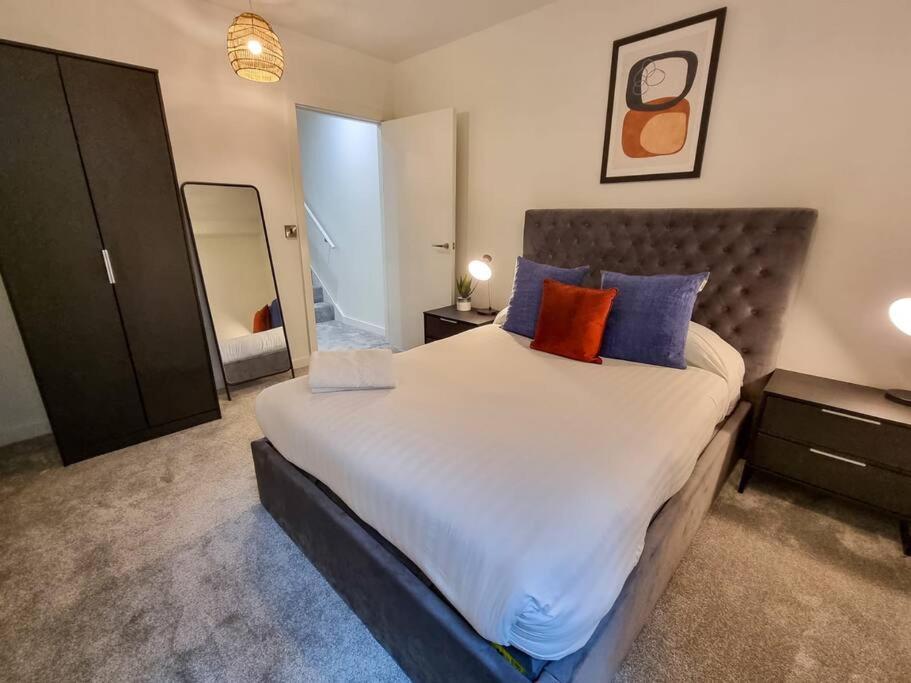 Luxury City Centre Townhouse With Parking Манчестер Екстер'єр фото